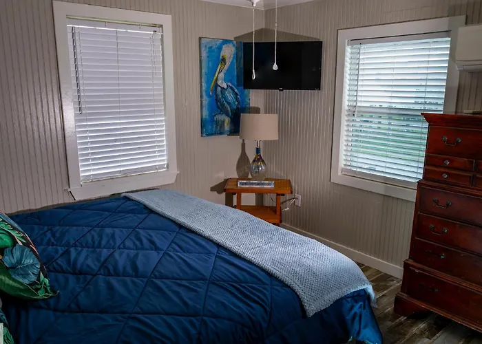 Blue Dolphin Inn And Cottages
