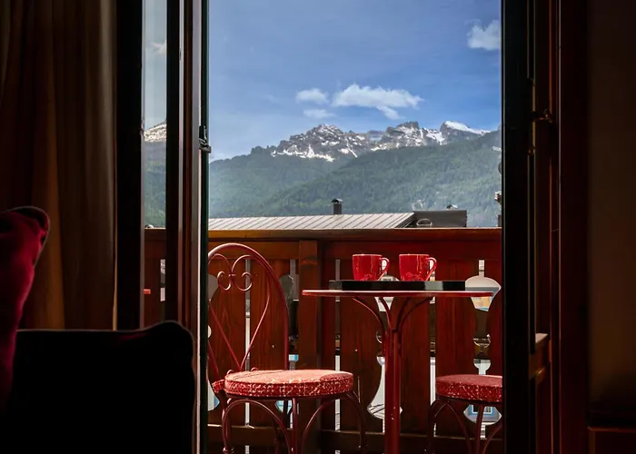 Ambra Cortina Luxury&Fashion Hotel