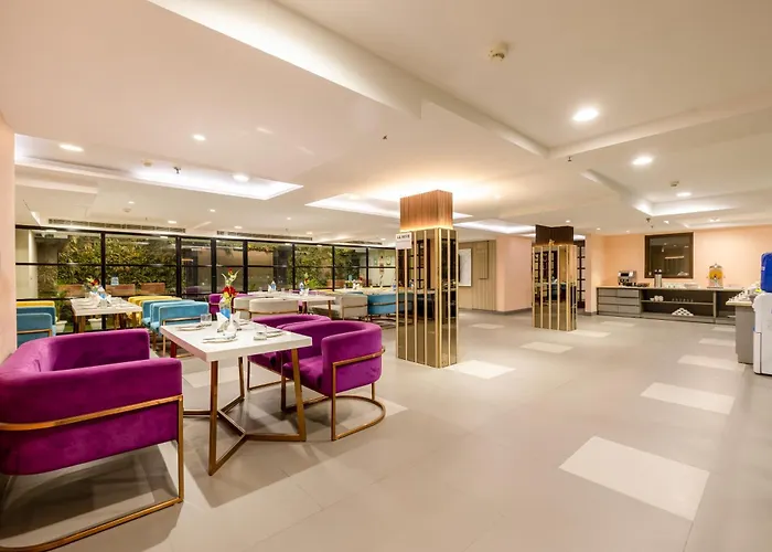 Hotel Sapphire House - 3 Mins Walk From Metro And 5 Mins From New Delhi Railway Station