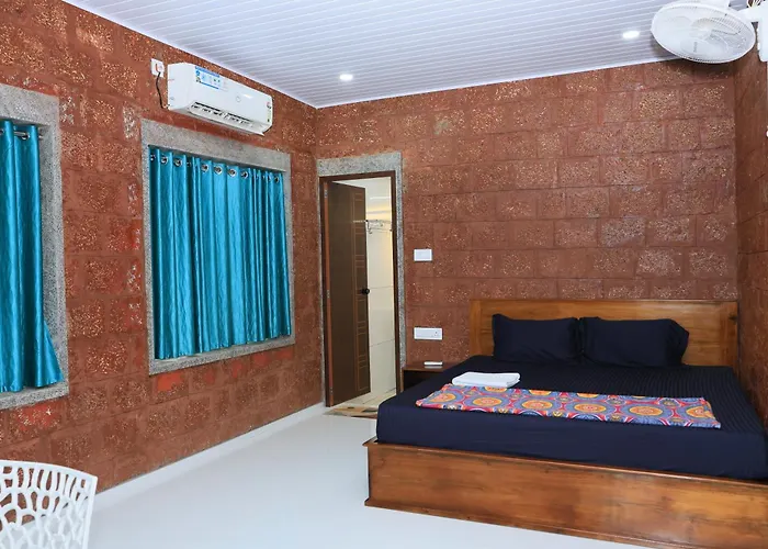 STRIPGREENS BeACH&BACKWATER RESORT VALIYAPARAMBA