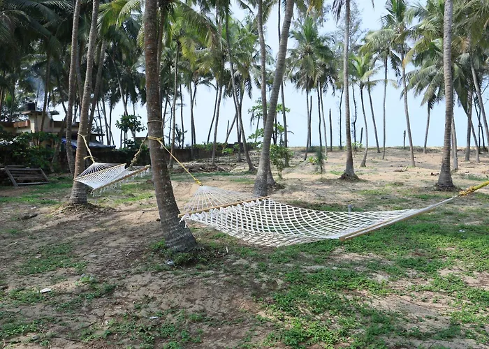 Stripgreens Beach & Backwater Resort Valiyaparamba
