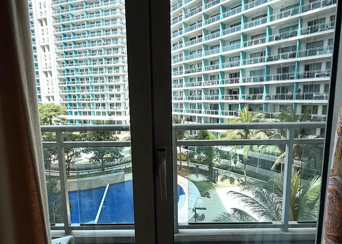 Sym Staycation At Azure