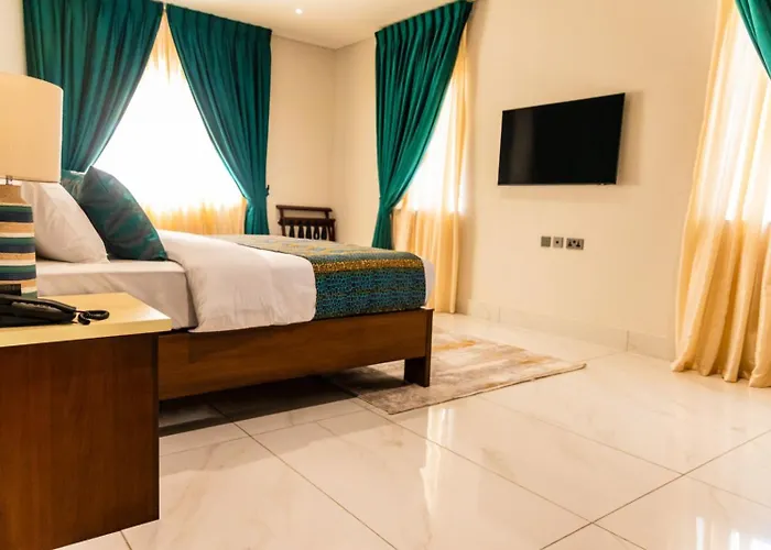 Bon Hotels Five Seasons Palm Resort