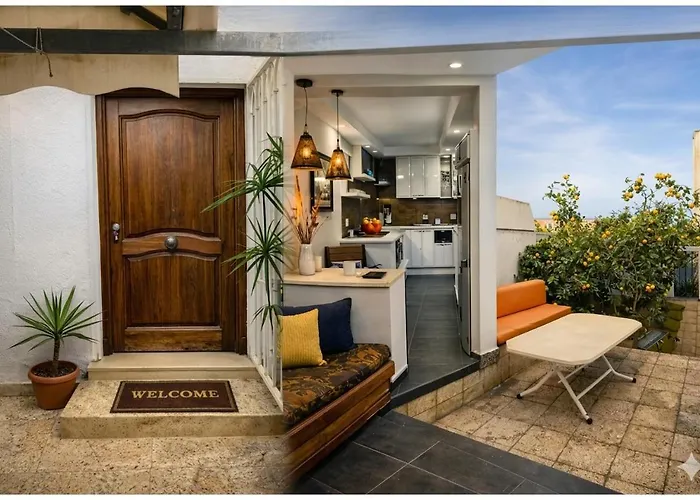 Duplex Raffine Avec Entree Privee