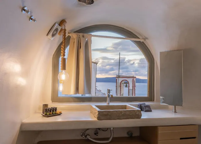 Athina Luxury Suites