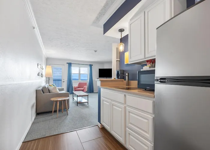 Cherry Tree Inn & Suites