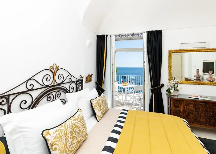 Villa Pietra Santa
