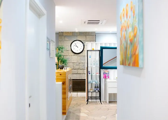 Golden Beach Guest House&Rooftop Bar