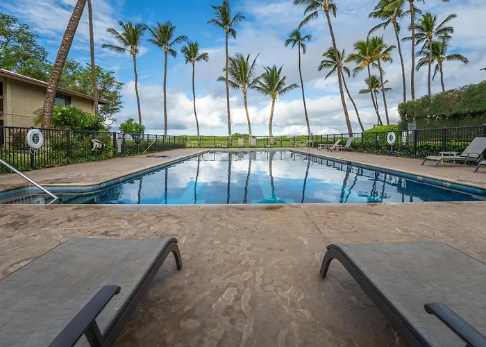 Waiohuli Beach Hale D-114 Oceanfront Complex With Garden View, Steps To Beach