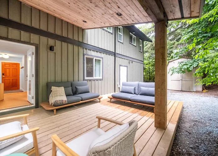 Sunwolf Riverside Cabins