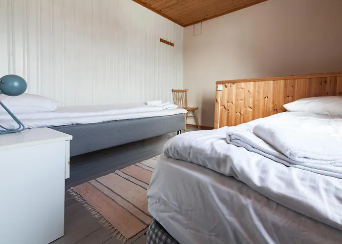 Sjostrand Rorbuer - Cozy Cabins By The Sea