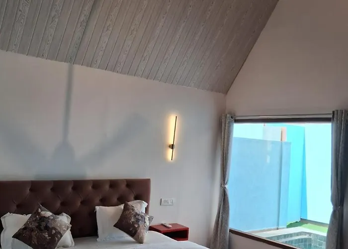 Sea Shades Cottages With Private Jacuzzi