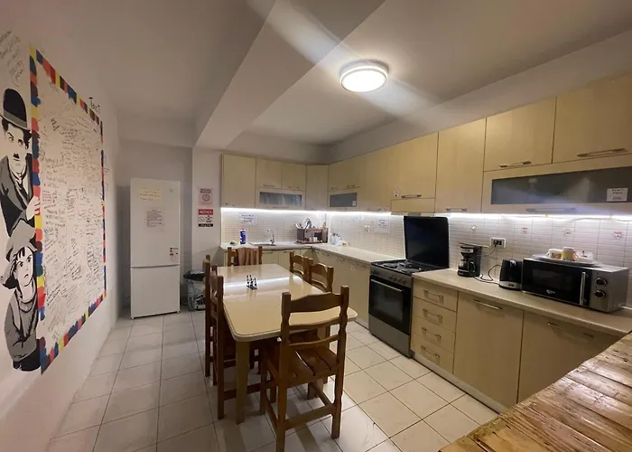 Vlora Backpackers Hostel&Bar LUNGOMARE