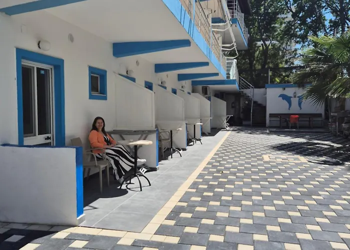 Rooms And Apartments Analipsi