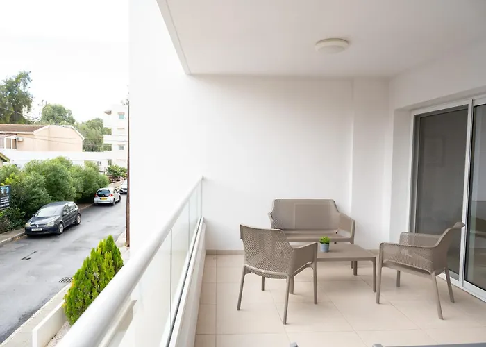 Dinglis Residences 31
