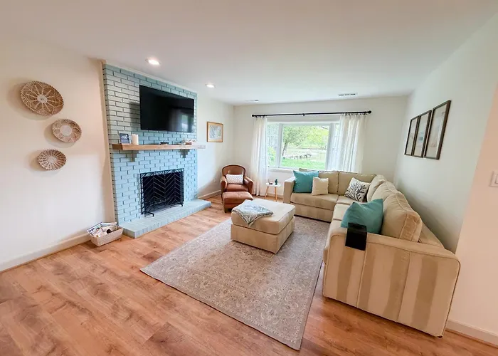 Annapolis Charm Waterfront Getaway Near Usna - Fish & Crab From Your Private Pier!