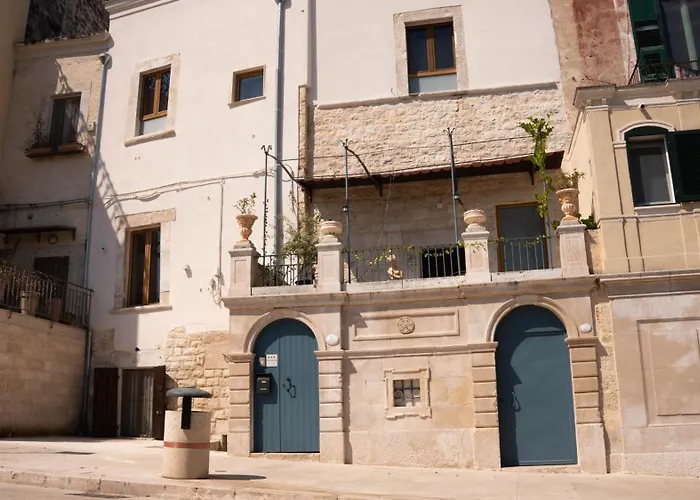 Intra Moenia