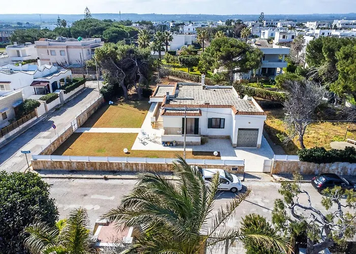 Villetta-Pina-50-metri-da-spiaggia-sabbia-parcheggio
