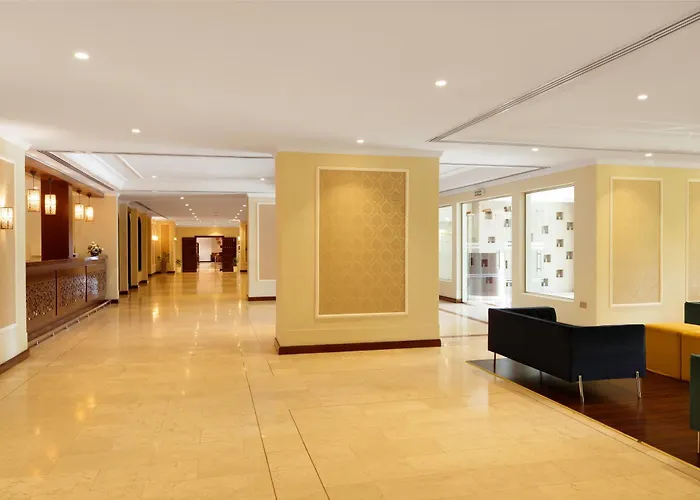 Al Falaj Hotel - Secure City Escape In Muscat