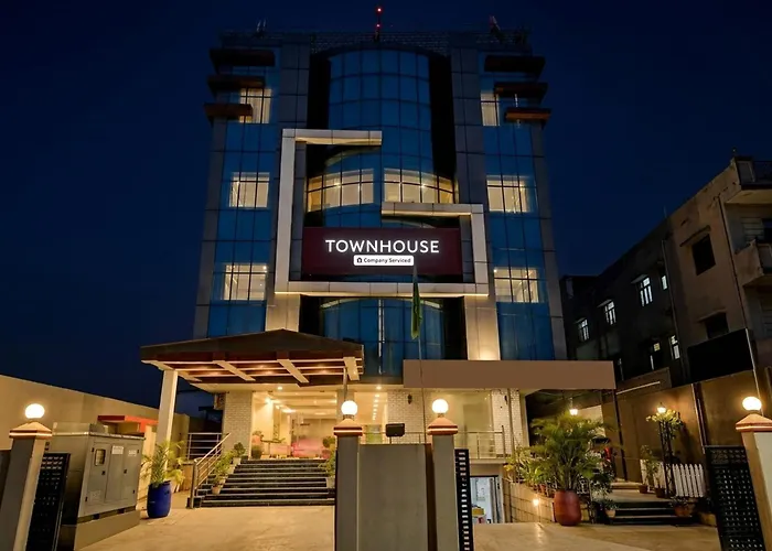 Townhouse Hatigaon Near Medicity Formerly Hotel Grand Majesty