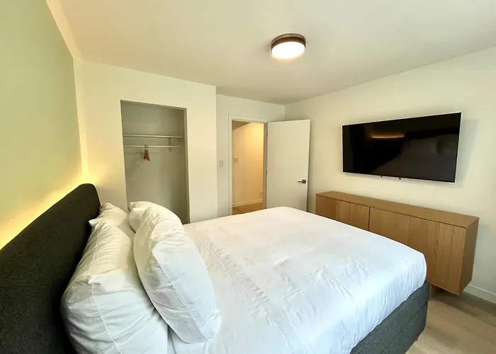 English Bay Hotel