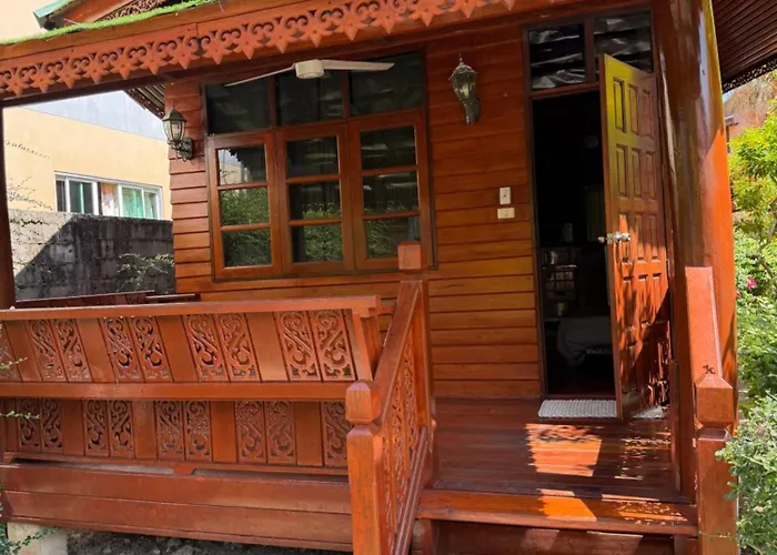 Golden Teak Resort Baan Sapparot