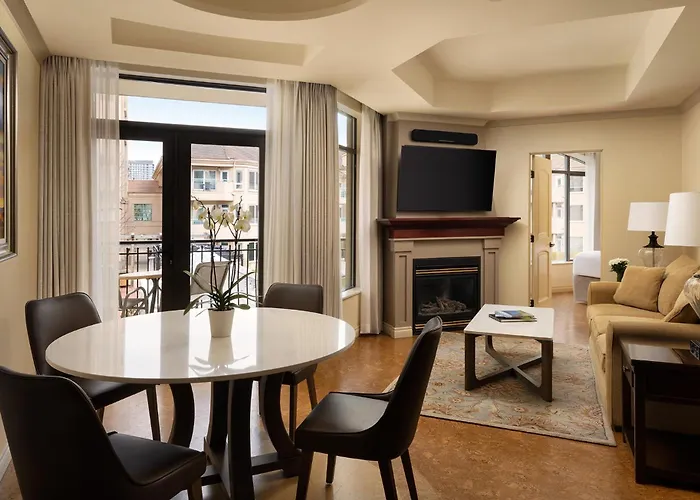 The Royal Kelowna - Bellstar Hotels & Resorts