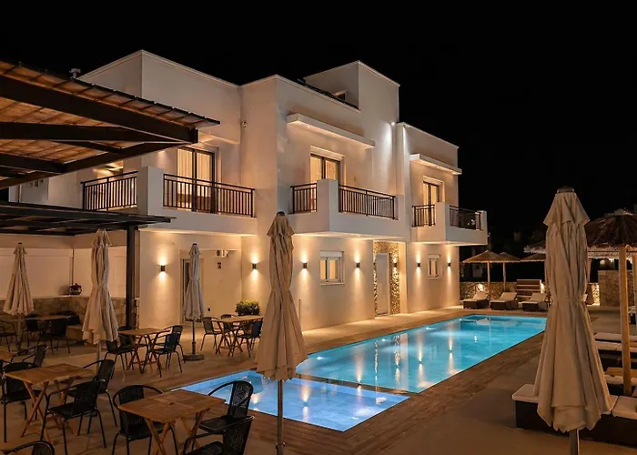 Diamond Deluxe Apartments Pool&Bar