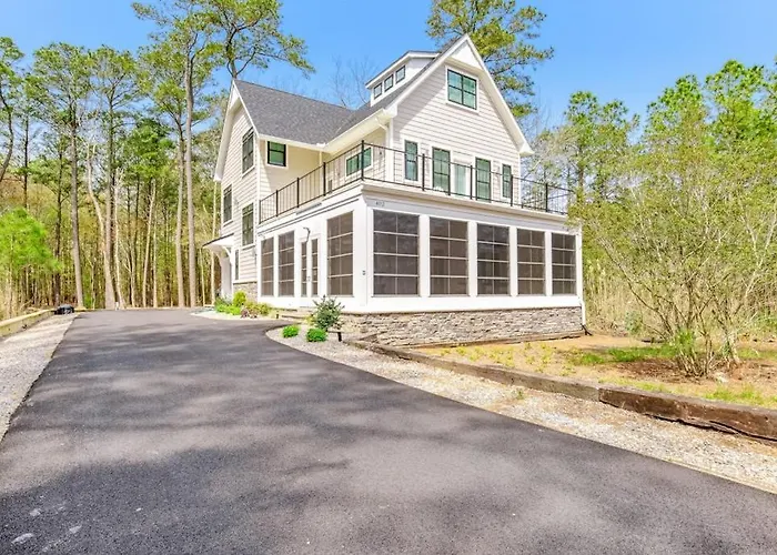 Pond Acres --- 402 Salt Pond