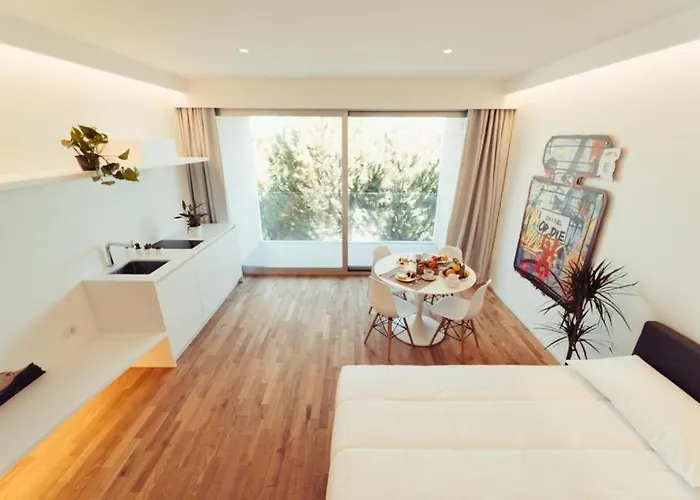 Marina Gardens Boutique&Suites