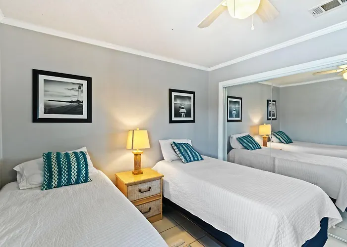 2-Bedroom Condo On Gulf Shores Beach W/Pool