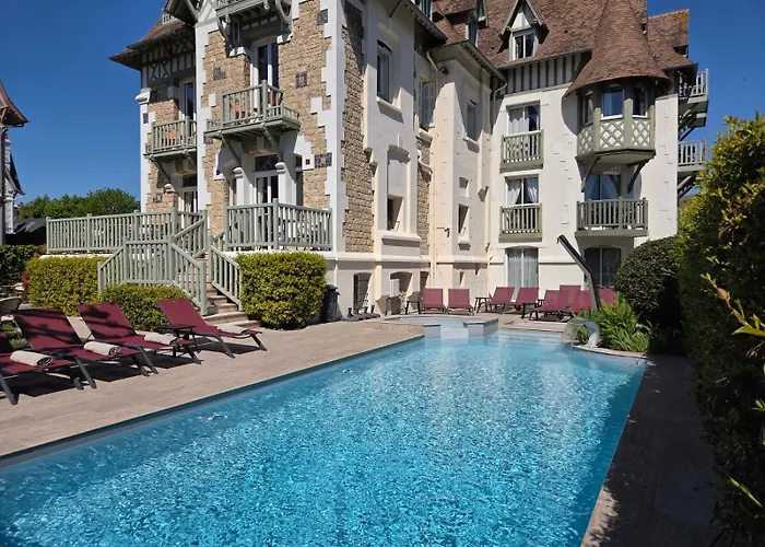 Villa Augeval Hotel De Charme & Spa