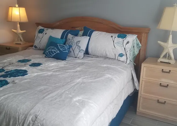 2Br/1Ba Vacation Rental - Sienna Park