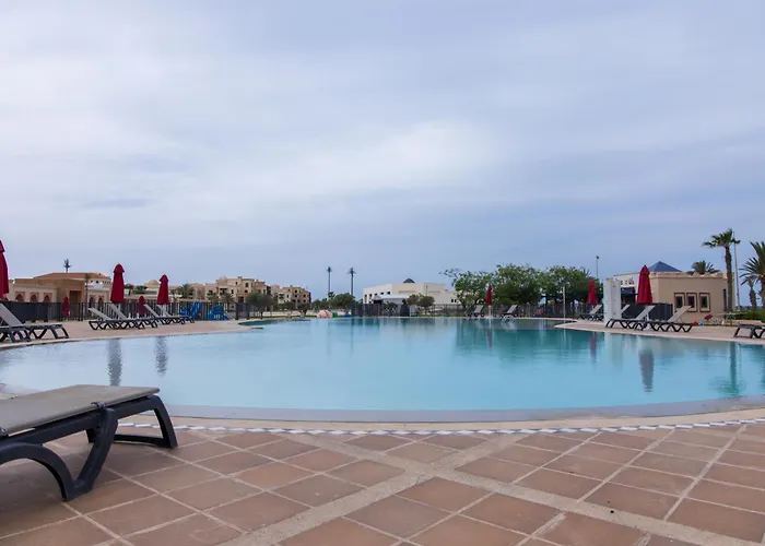Oasis Beach & Spa - Blue Pearl