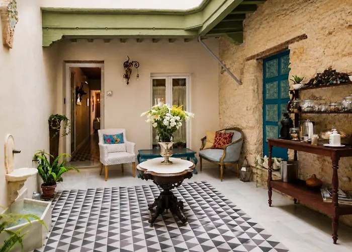 Casa Portus Gaditanus S XVIII Patio Andaluz