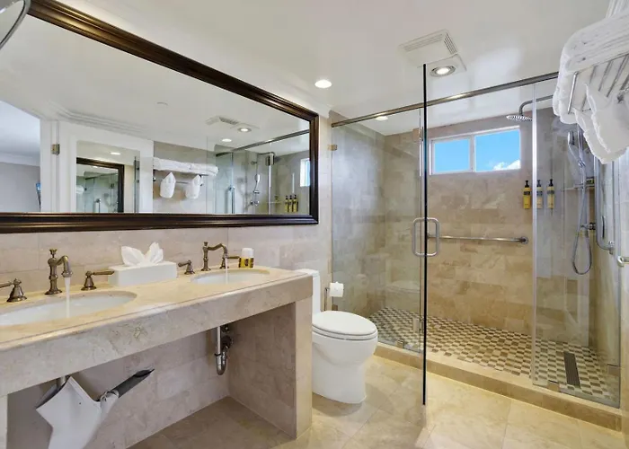 Best Western Plus Sunset Plaza Hotel
