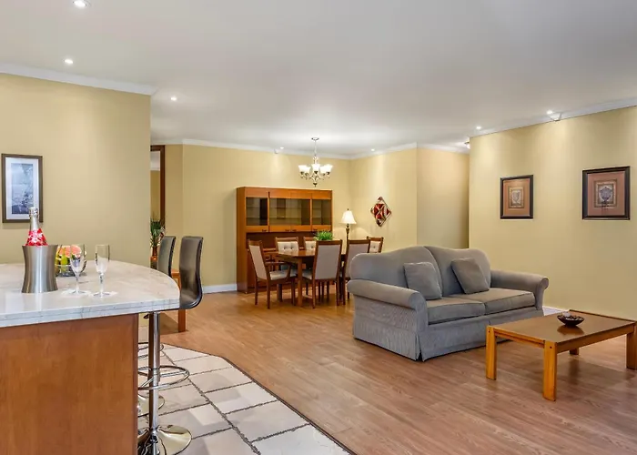 Hotel Brossard, An Ascend Collection Hotel