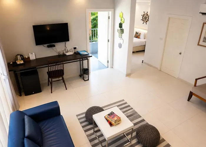 Combo Beach Hotel Samui