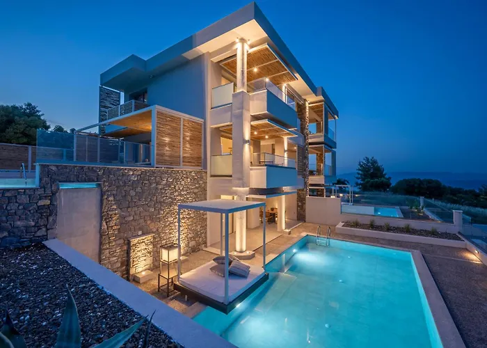 Villa D'Oro - Luxury Villas & Suites