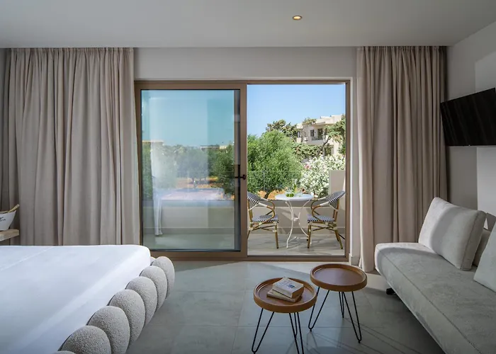 Parthenis Hotel & Suites