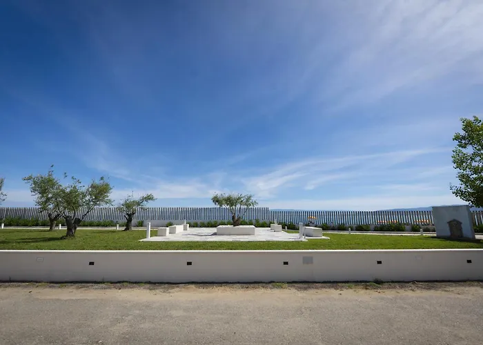 Hotel Baia Di Trainiti