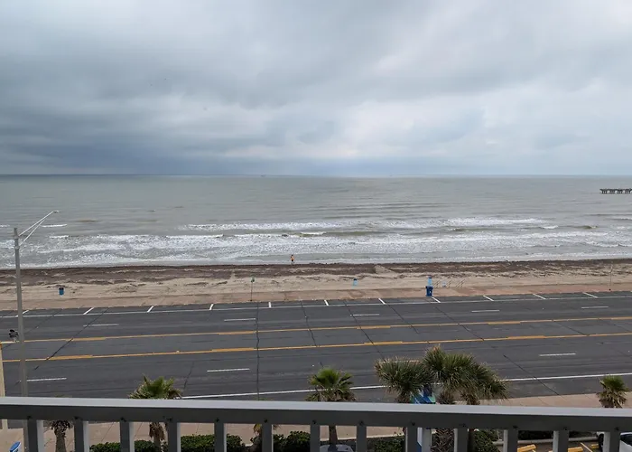 Holiday Inn Express & Suites Galveston West-Seawall By Ihg