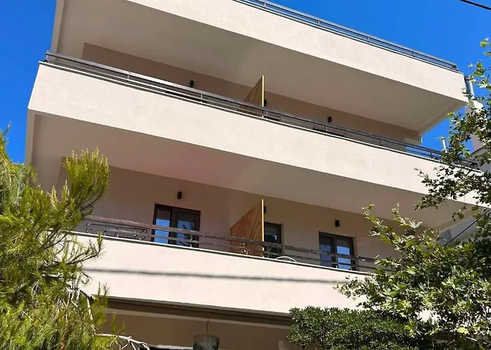 Emmanuel Apartments