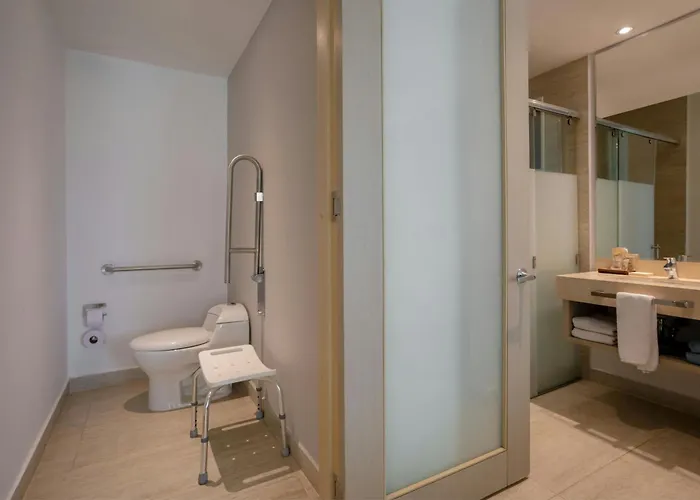 Courtyard By Marriott Santa Marta Resort