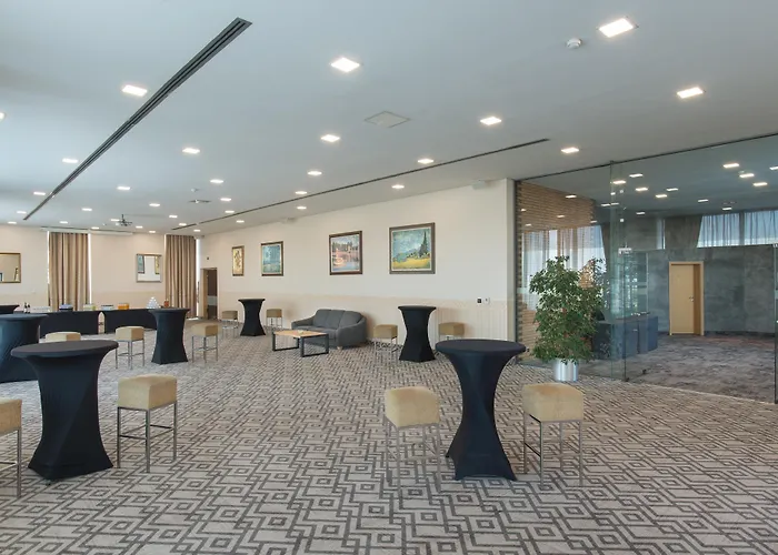 Expo Hotel Sofia - Free Airport Shuttle