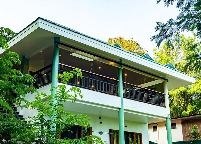 Vista Verde, Family Living
