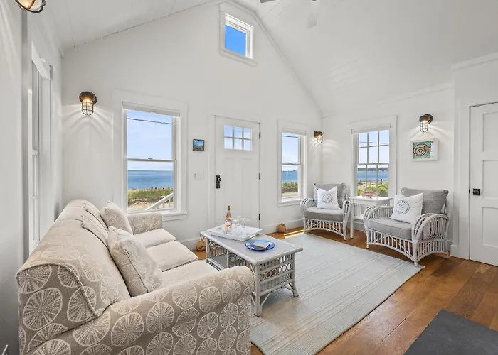 Sandy Beach Cottage On Wellfleet Bay