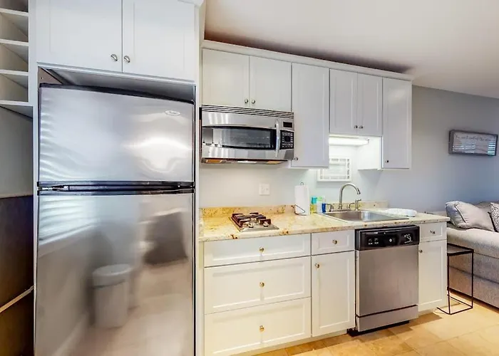 Immaculate Beach Condo