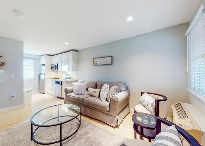 Immaculate Beach Condo