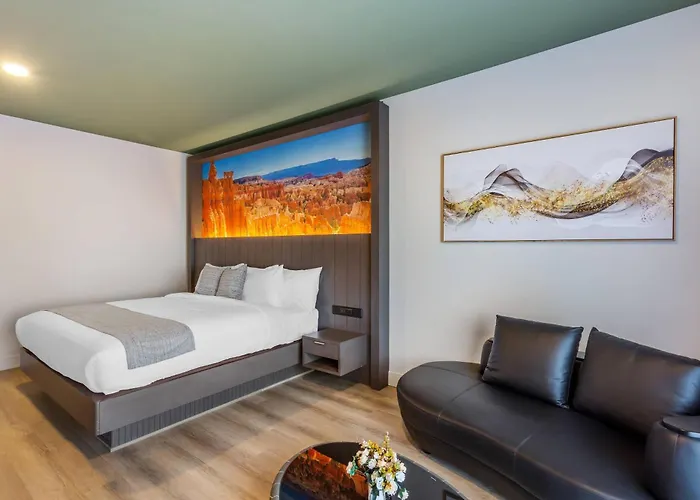 The Valor, An Ascend Collection Hotel